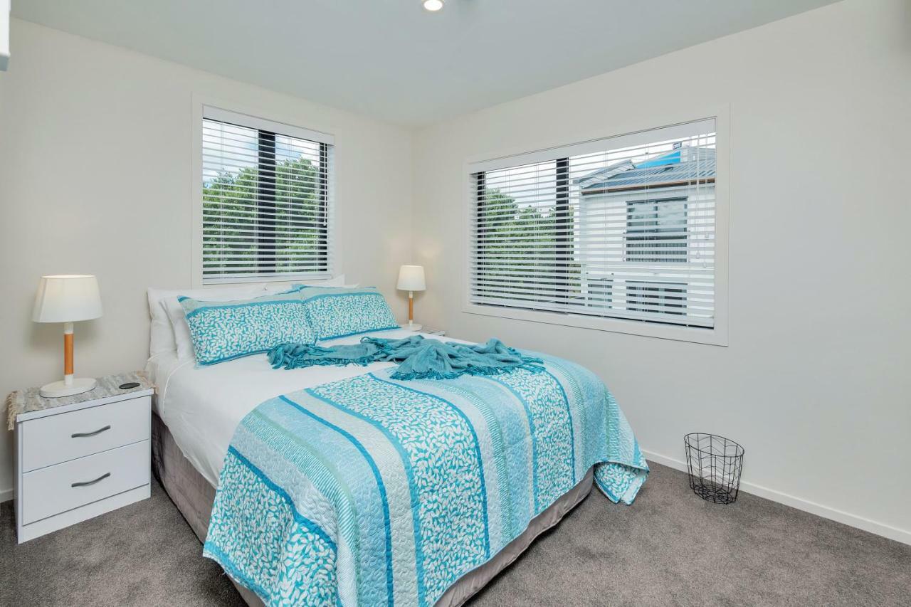 Greenwich Townhouse With Parking And Air-Con Auckland Extérieur photo